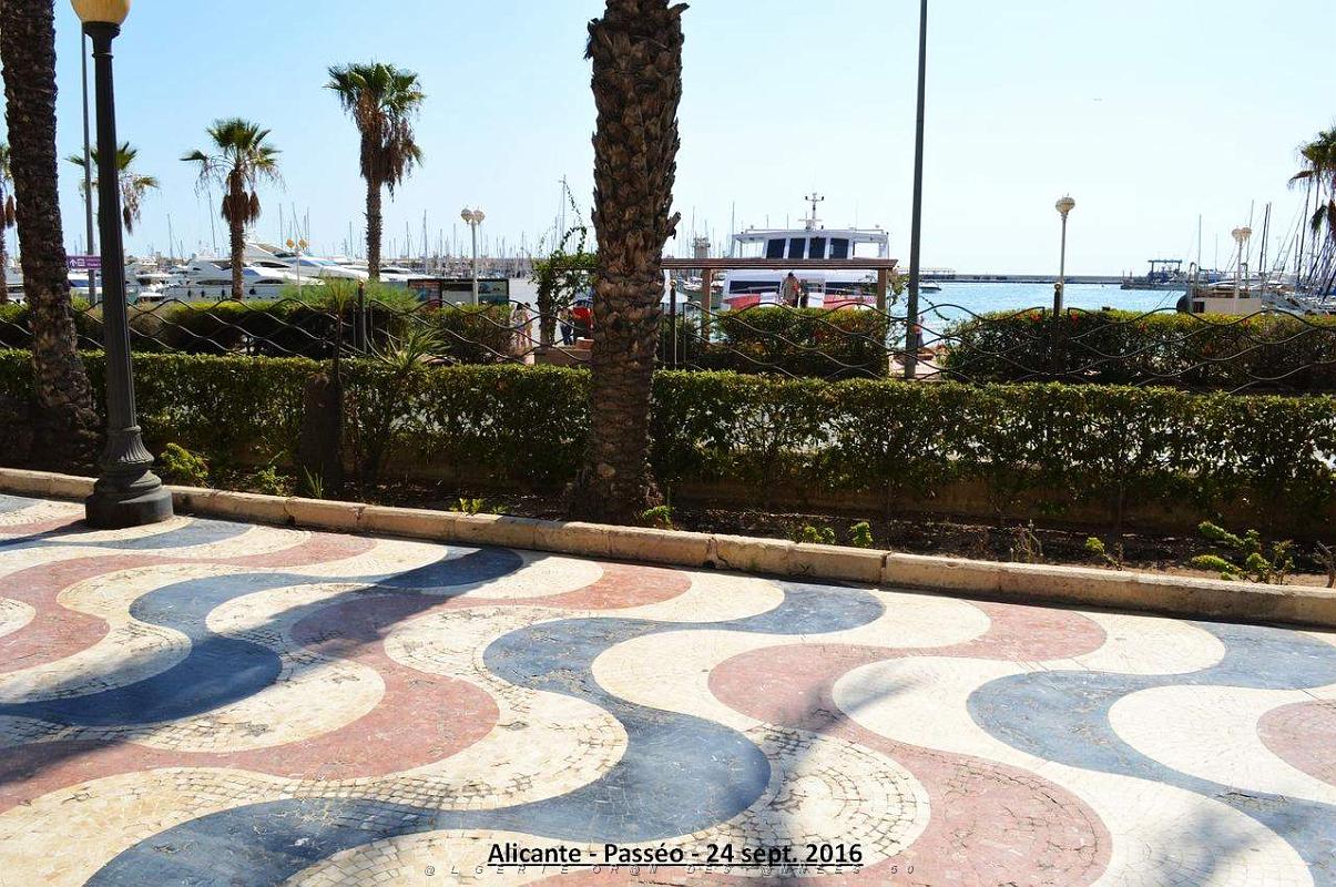 Alicante- Passeo et port 020.JPG